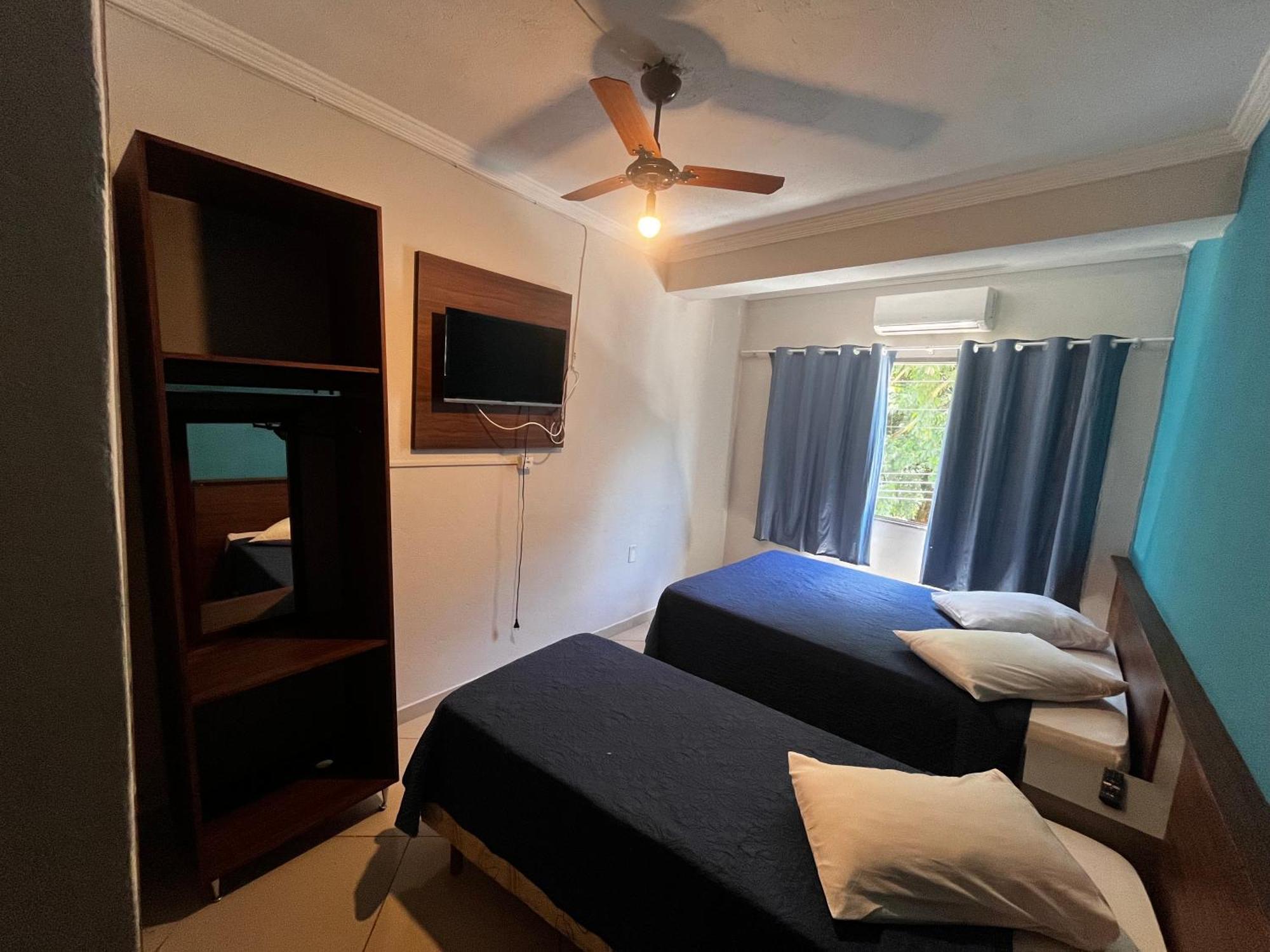 Hotel Cesar Nogueira Aparecida  Bagian luar foto