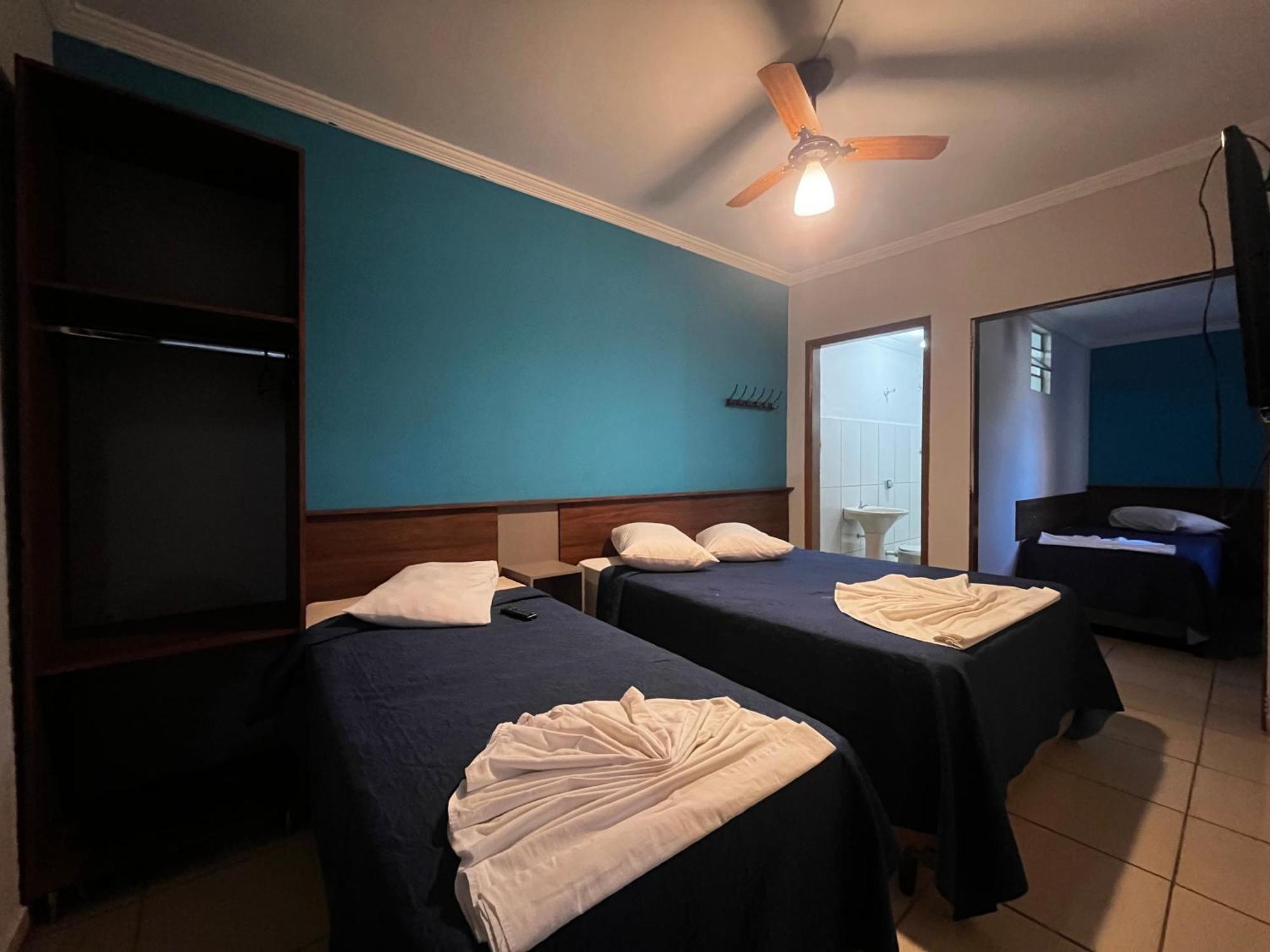 Hotel Cesar Nogueira Aparecida  Bagian luar foto